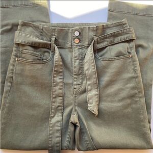 NWOT WHITE HOUSE BLACK MARKET Women’s High-Rise Slim Crop Pants Size 8 Green